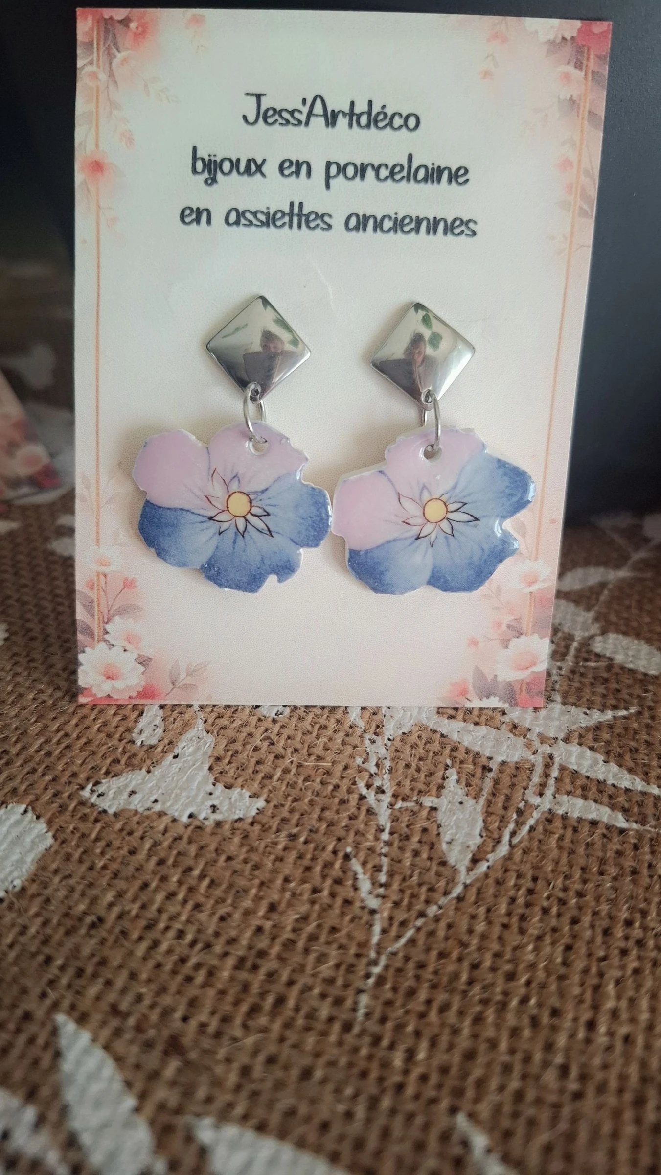 Boucles oreilles pendantes en porcelaine 